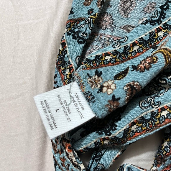 Blue open back tie up halter top - Picture 2 of 3